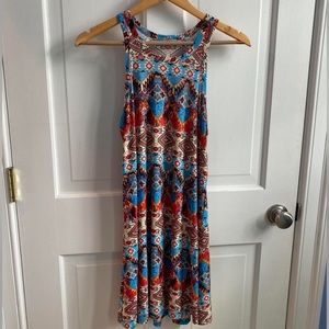 Sleeveless colorful dress!